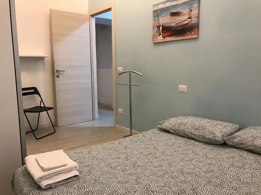 Appartamento In Zona Bocconi Milano Lägenhet