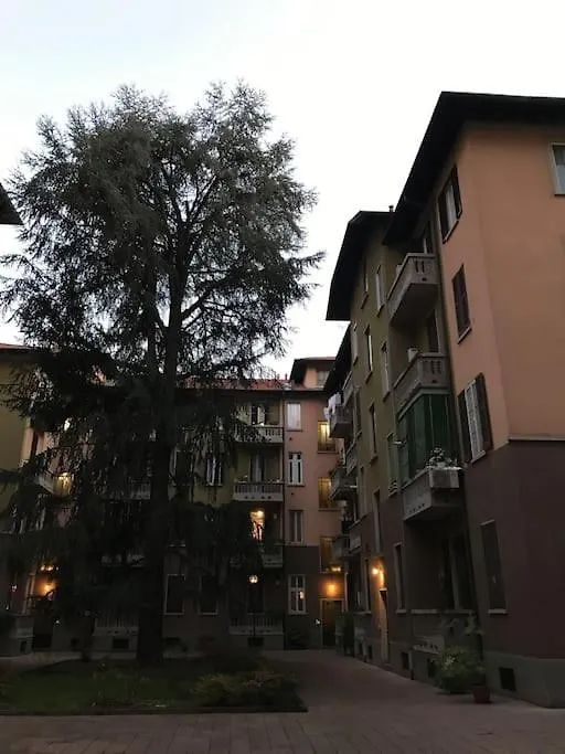 アパート Appartamento In Zona Bocconi ミラノ イタリア